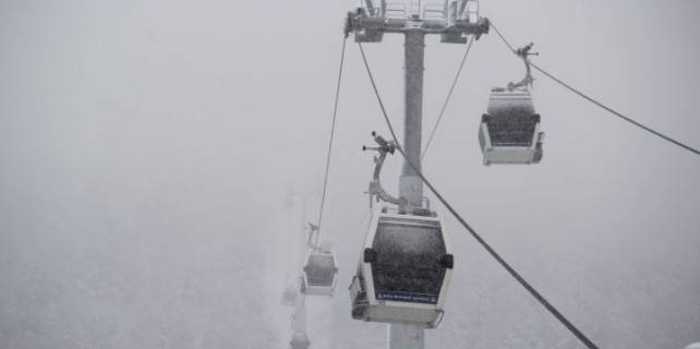 Uludağ'ı tipi vurdu, teleferik seferleri iptal edildi!