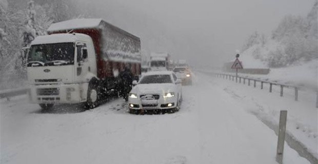 Türkiye yolda kaldı