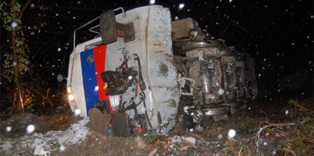 Patlayan kanal treni devirdi!