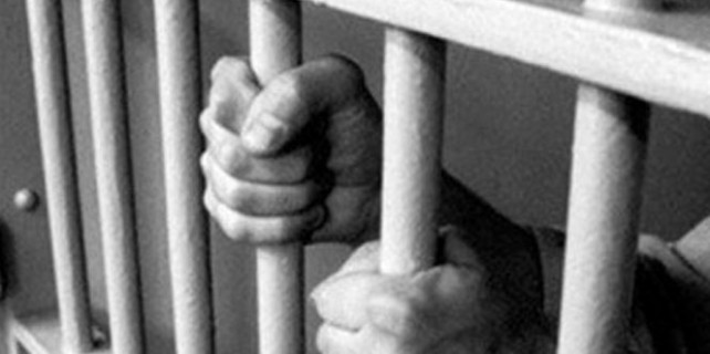 O polise 2,5 yıl hapis