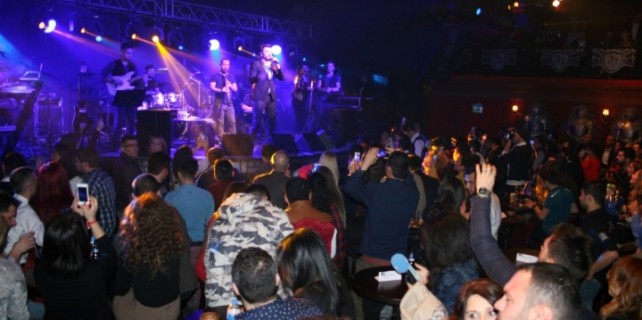 Bursalılar 2015’e Gökhan Tepe ile girdi