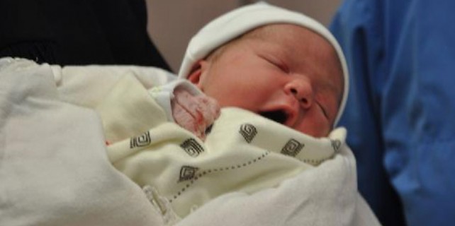 İşte 2015'in ilk bebekleri