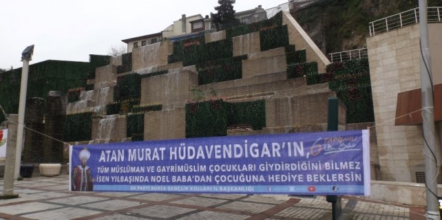 AK Partili gençlerden padişahlı yeni yıl pankartları