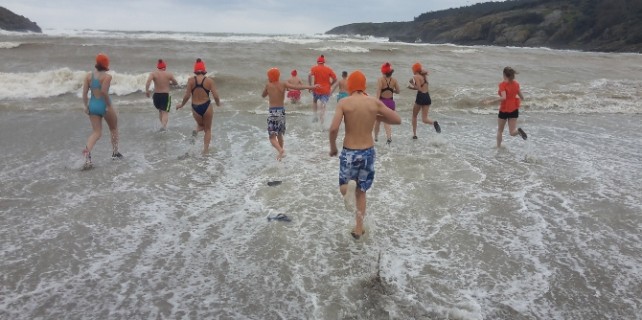 Dondurucu soğukta deniz keyfi