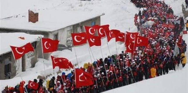 Orhangazi “Türkiye Şehitlerine Yürüyor” programına katılıyor