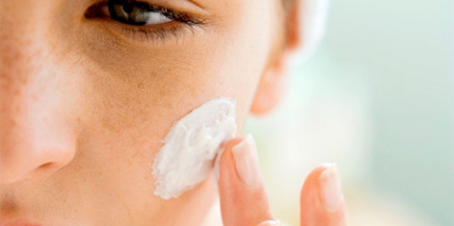 Sıvı yüz germe ile 10 yaş gençleşin