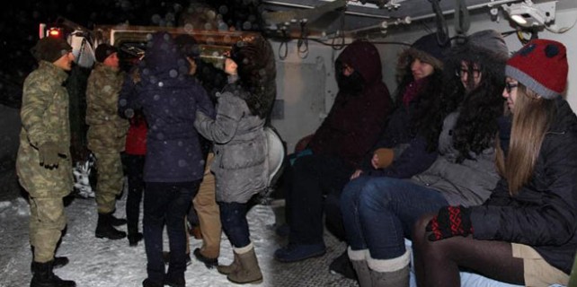 Tanklarla kurtarıldılar