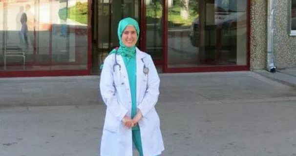 Acil serviste doktora kirli sedye yumruğu