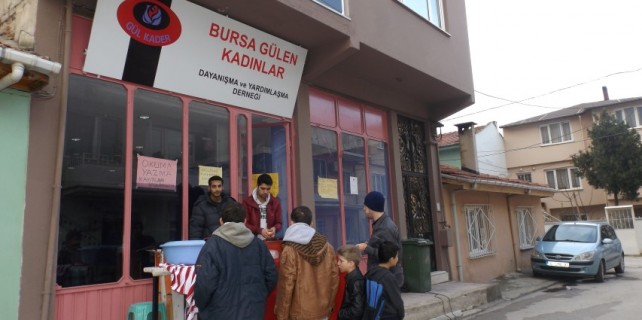 Bursa'da bayanlara özel kandil programı