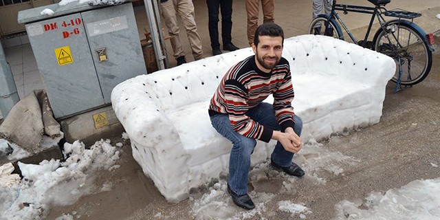 İnegöllü mobilyacı kardan koltuk yaptı