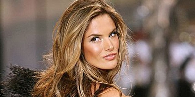 Dünyaca ünlü manken işinden oldu