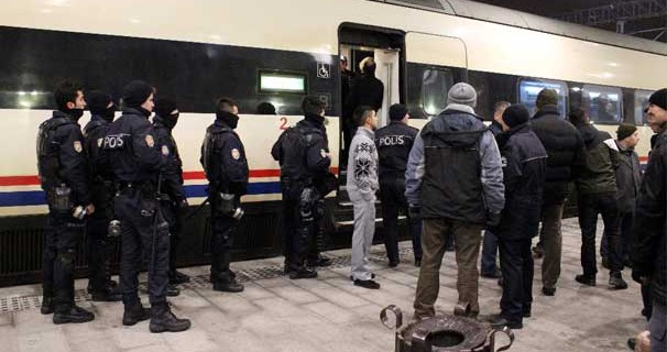 Yüksek Hızlı Tren'de olay