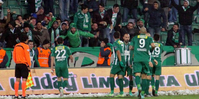 Düellodan Fernandao galip çıktı!