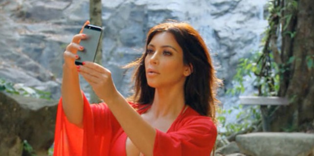 Öğrencilerine selfie dersi verecek