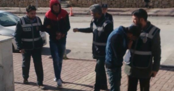 Korkunç olay! Tecavüz edip, parasını gasp ettiler