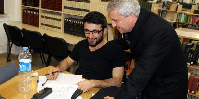 Böyle rektör görülmedi