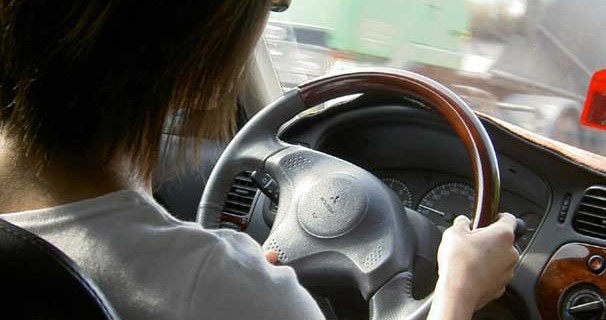 Kadın sürücü trafik cezasını böyle iptal ettirdi