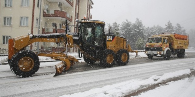Nilüfer'de karla mücadele