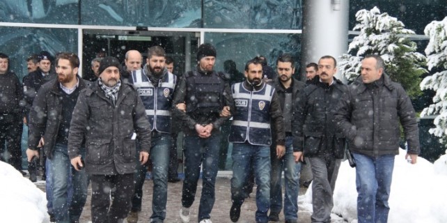 Kalaşnikoflu saldırgan yakalandı!