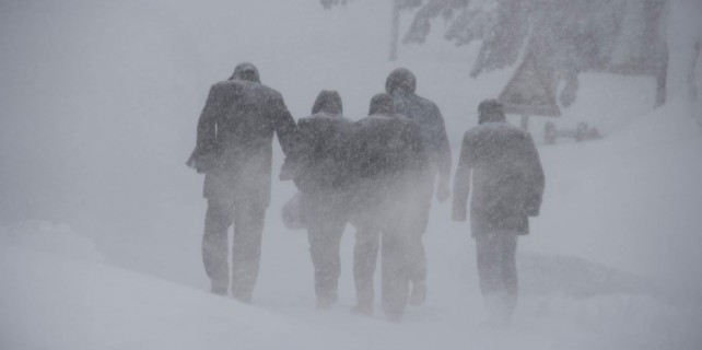 Kar ve tipi Uludağ’da hayatı felç etti