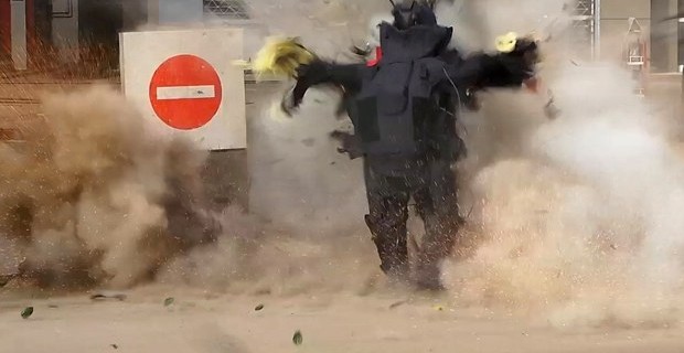 Bomba uzmanı böyle havaya uçtu!