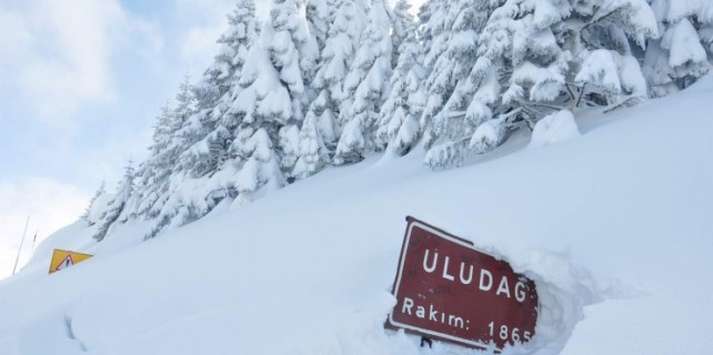 Uludağ'da kar kalınlığı 3 metreye yaklaştı