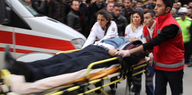 Amcasını sokak ortasında öldürdü