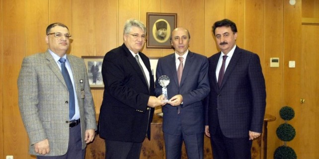 İşadamı Gökçen'den tıp fakültesine yapay kalp cihazı