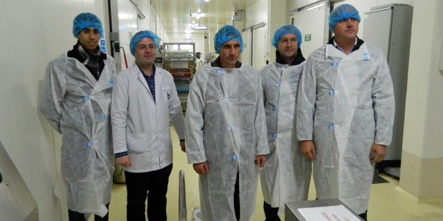Bosnalı iş adamları BESAŞ’ın süt tesisini gezdi