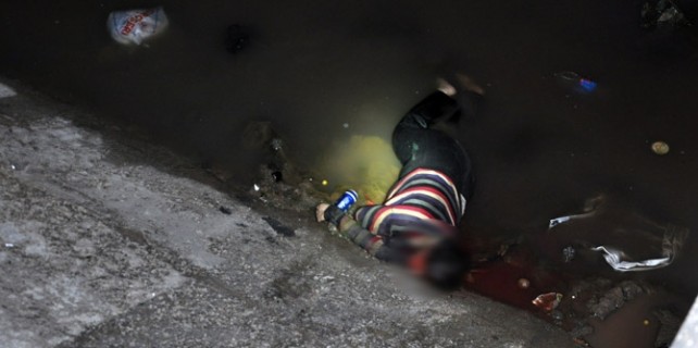 Boş sulama kanalına atlayarak intihar etti