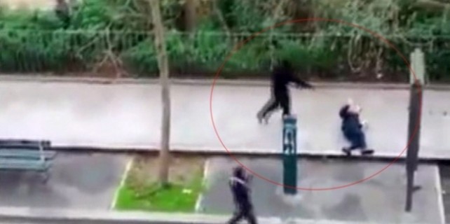 Kaldırımda infaz edilen polis Müslüman mı?