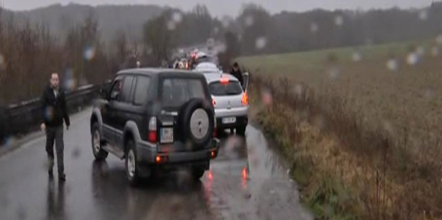 Teröristler sıkıştırıldı! Polise 'ölmeye hazırız' mesajı yolladı...