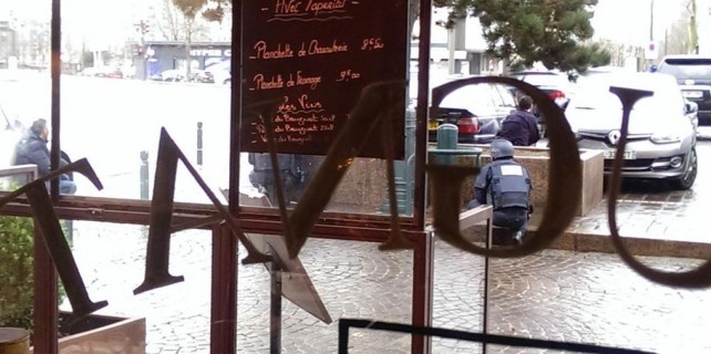 Paris’te çifte rehine krizi!