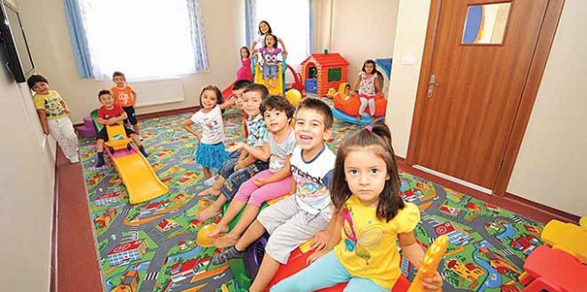Çalışan anneye müjde! Kreş desteği geliyor