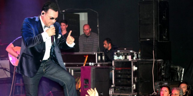 Yaşar Bursalılara unutulmaz bir gece yaşattı