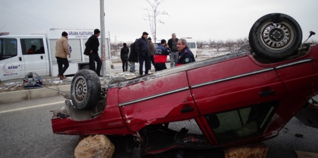 Hurdaya dönen otomobilden sağ çıktı