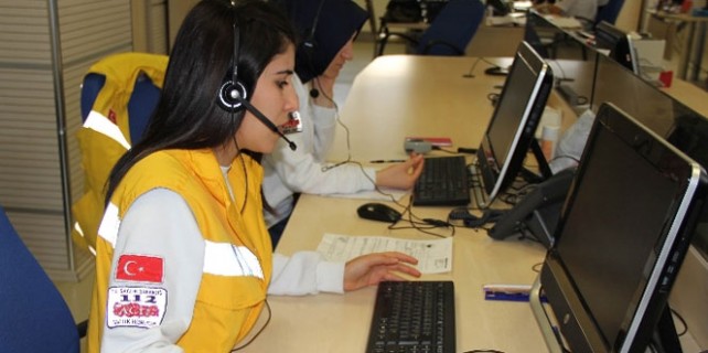 Hamile kadına telefonla doğum yaptırdı