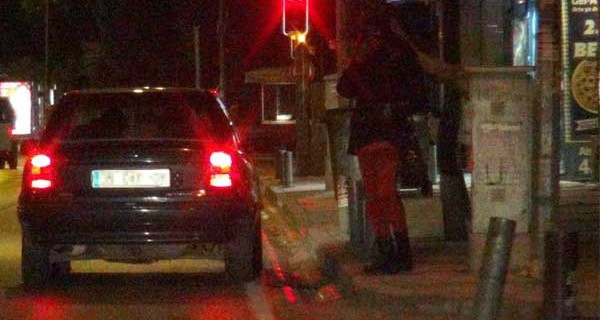 En işlek caddede fuhuş pazarlığı!