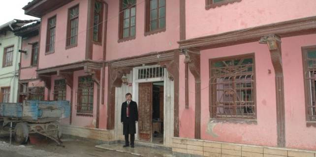 Tarihi konak ayağa kalkıyor