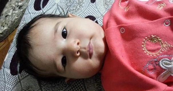 Oynaması için verdikleri balon patlayınca...