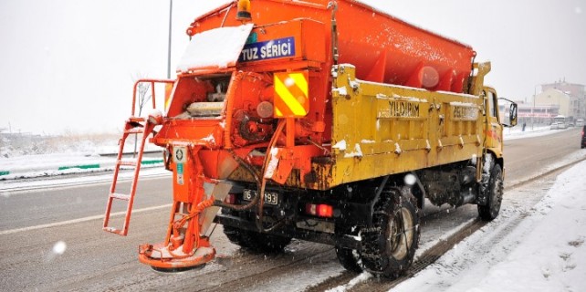 Yıldırım’da kar ulaşıma engel değil