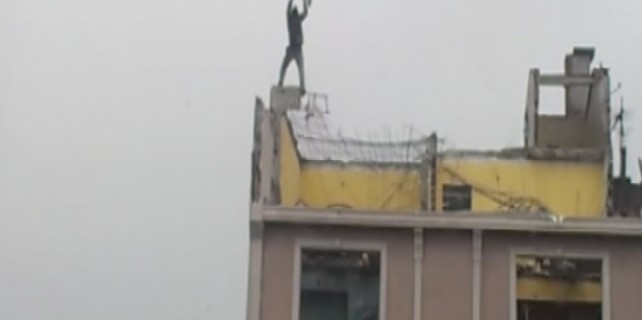 İp cambazı değil, inşaat işçisi