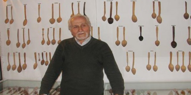 Hüsnü Züber ölmeden yaptırdığı mezarına gömülecek