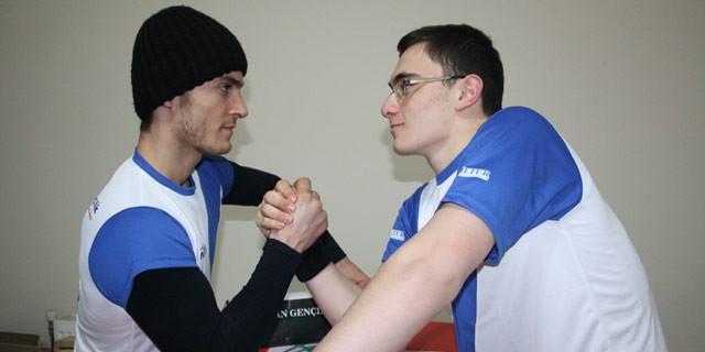 İşte Bursa’nın ilk lisanslı bilek güreşçileri