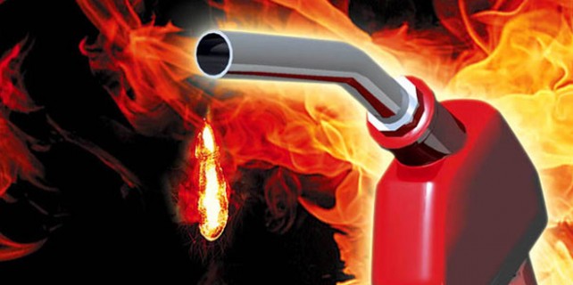 Benzin ve motorine bir indirim daha!