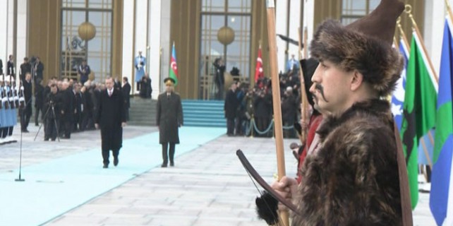 Erdoğan'dan Aliyev'e görkemli karşılama