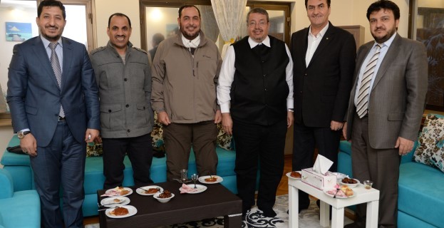 Dündar’dan El Fellah’a sürpriz ziyaret