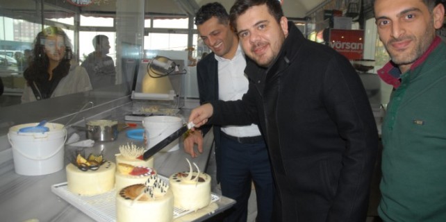 Eser Yenenler Hasan Usta’nın misafiri oldu