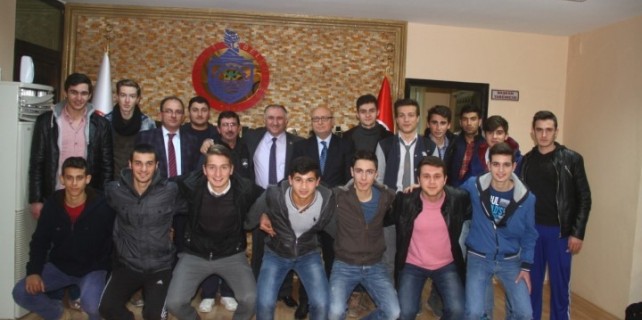 ÇPL futbol takımından Çağlayan'a ziyaret