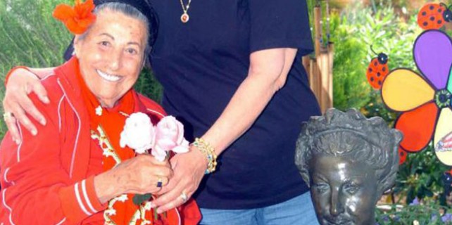 Ünlü sanatçı hastaneye kaldırıldı